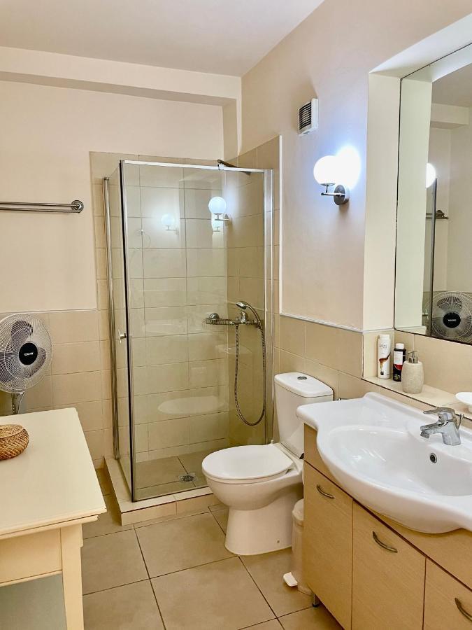 Villa Sea Breeze - Light à Bouzaíika Extérieur photo